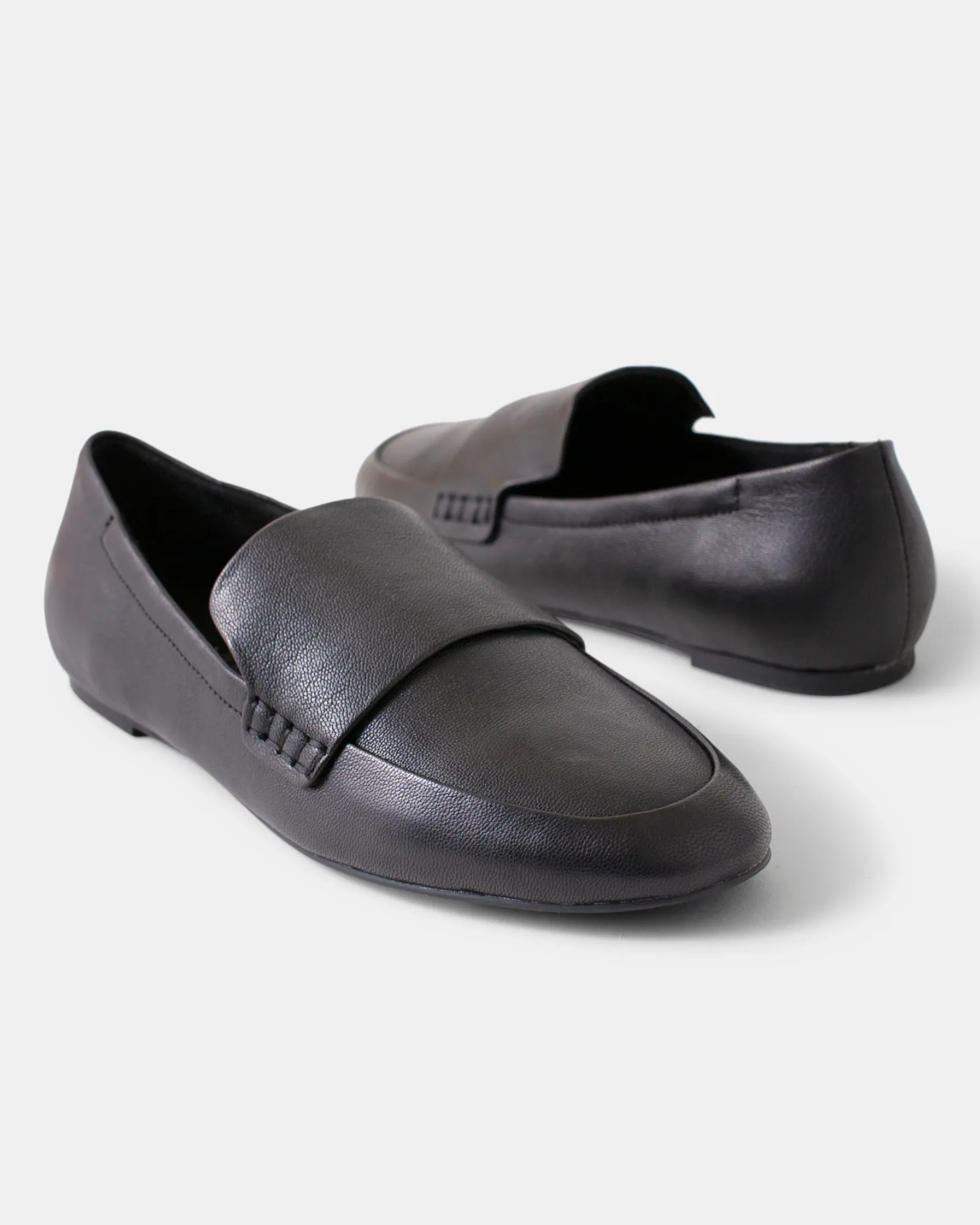 Dutch Leather Loafer - Black Pebble