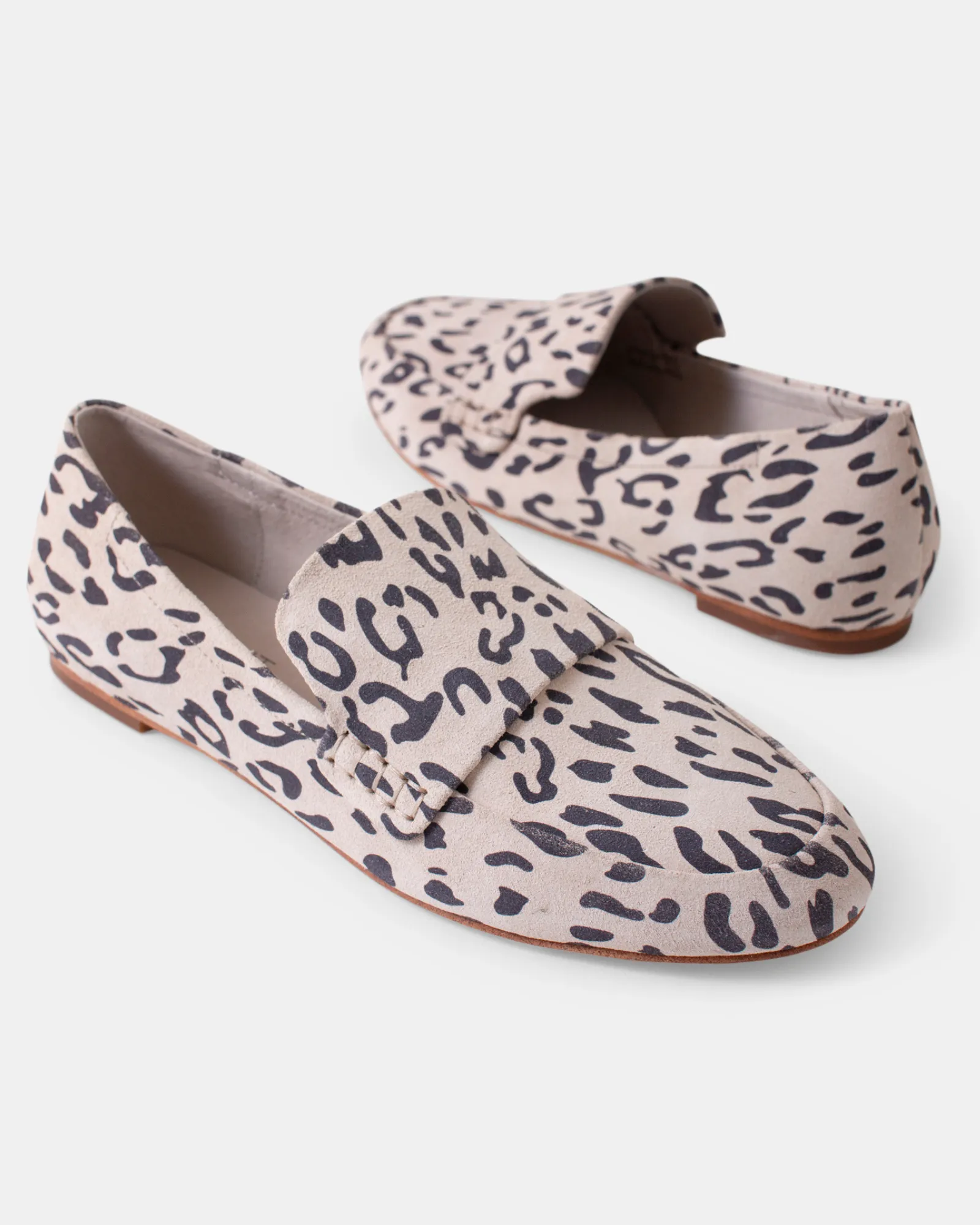 Dutch Suede Loafer - Vanilla Leopard