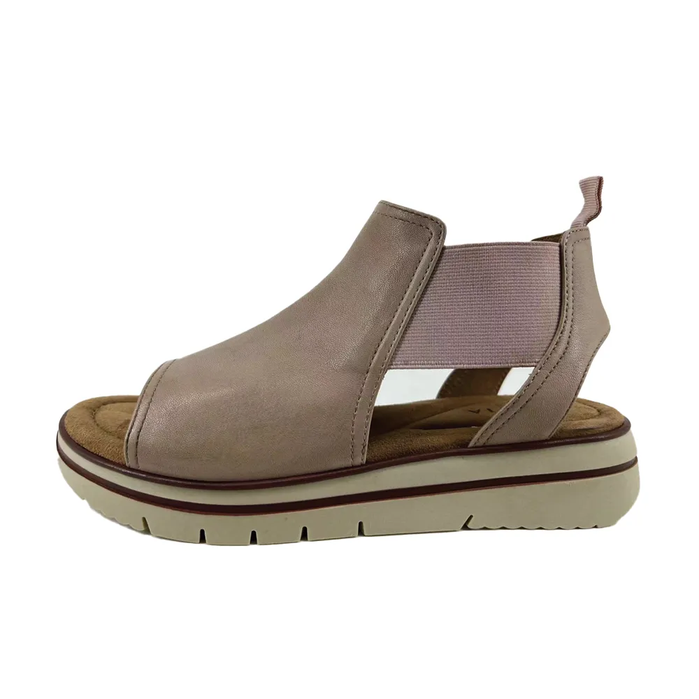 Women's Salvia Ari Sandal Color: Sand